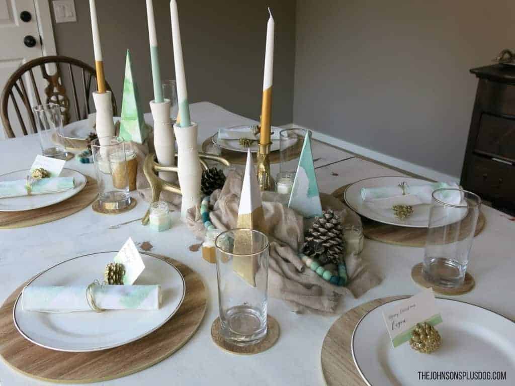 Mint & Gold Modern Christmas Tablescape | Modern Christmas | Modern Farmhouse | Farmhouse Christmas | Mint and Gold | Rustic Modern Christmas | Christmas Table Ideas | Mid Century Christmas | Table inspiration for Modern Christmas