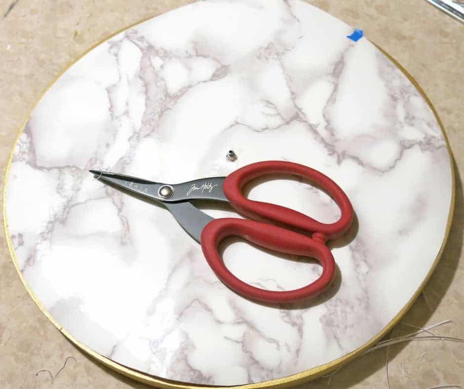 Marble Contact Paper Clock | DIY Clock with Contact Paper | Crafts with Contact Paper | How to make a clock | Clock making | Clockmaking with contact paper | Put contact paper on a wood round to make clock | Make your own clock | Clock for office | Clock for modern office | Marble and gold clock | Clock for modern glam office 