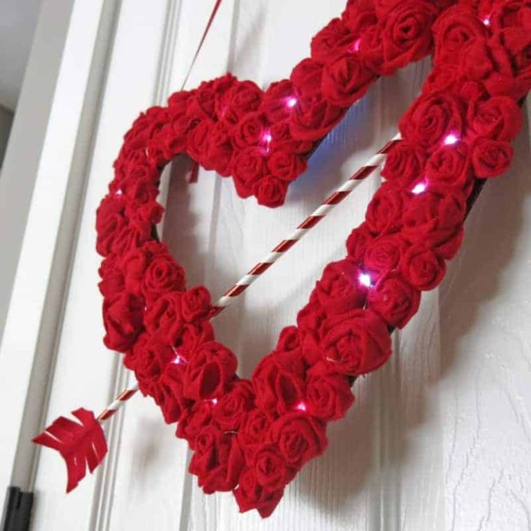 Valentine’s Day Wreath DIY with Felt Rosettes
