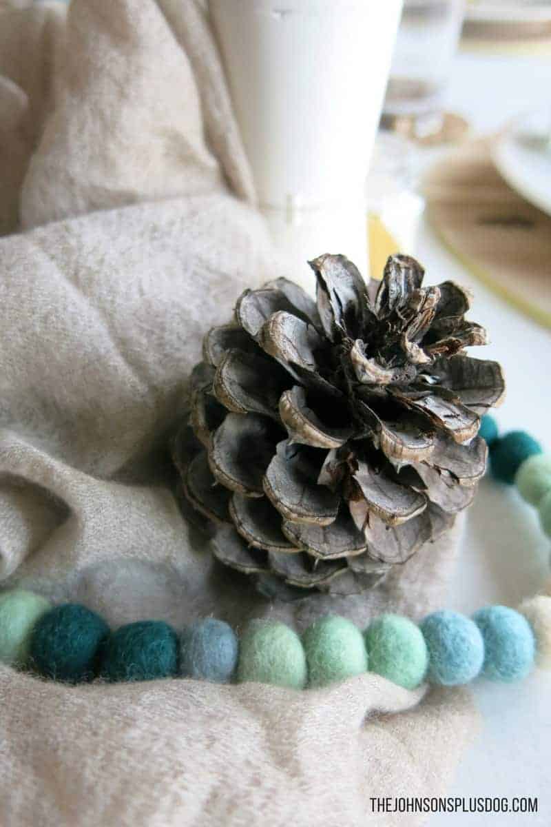 Mint & Gold Modern Christmas Tablescape | Modern Christmas | Modern Farmhouse | Farmhouse Christmas | Mint and Gold | Rustic Modern Christmas | Christmas Table Ideas | Mid Century Christmas | Table inspiration for Modern Christmas