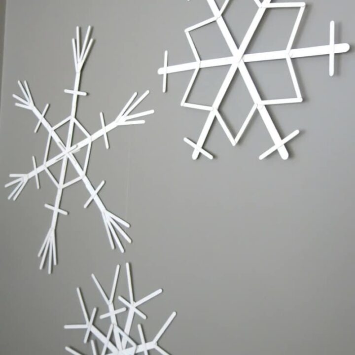 How to Make Popsicle Stick Snowflakes 