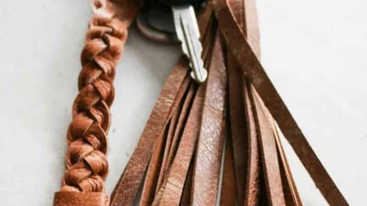 11 Stylish Keychain Lanyards You Can Make This Weekend