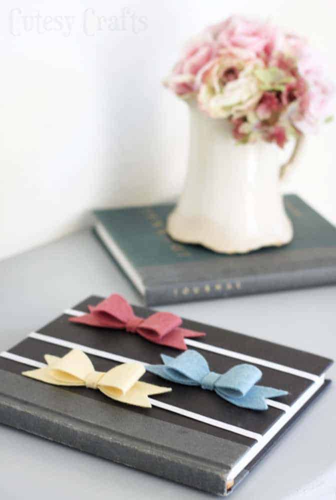 Felt bow bookmarks are a lovely homemade mother's day present