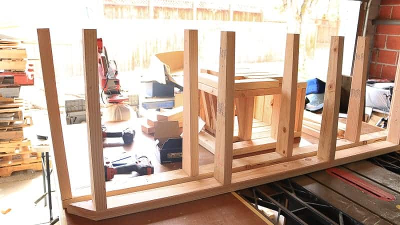 Framing for the back of bench with angle 