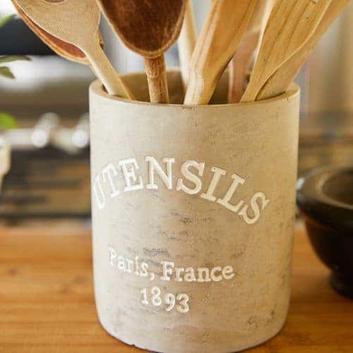 15 Farmhouse Kitchen Essentials