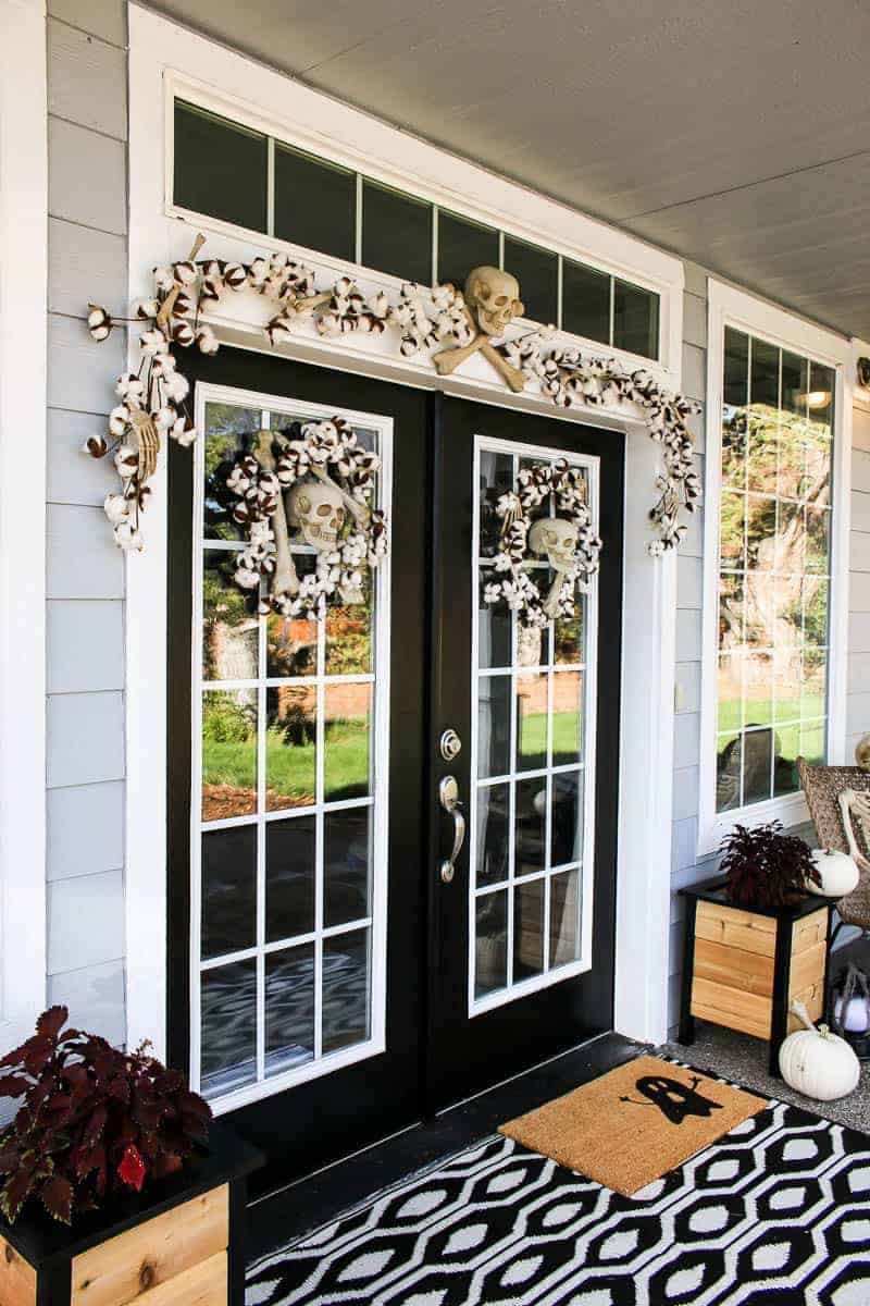 Halloween garland and wreath with skull for the Halloween Porch Makeover