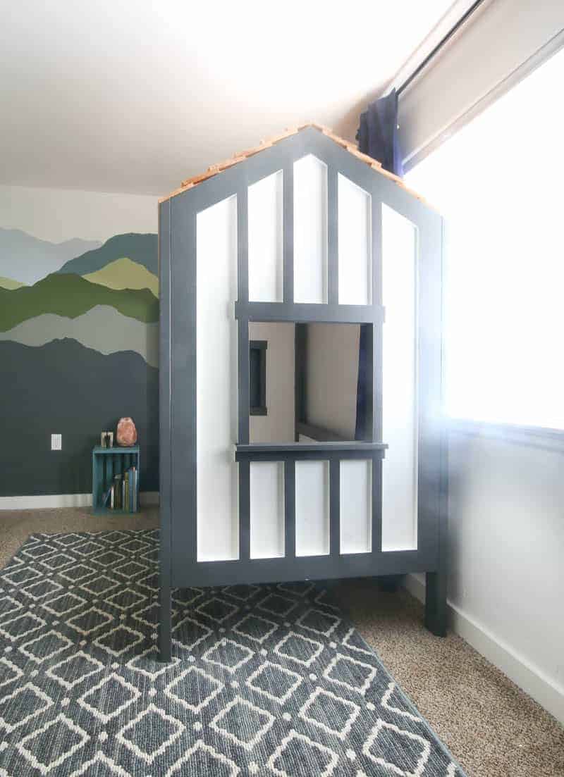 The end view of our DIY children's cabin bed