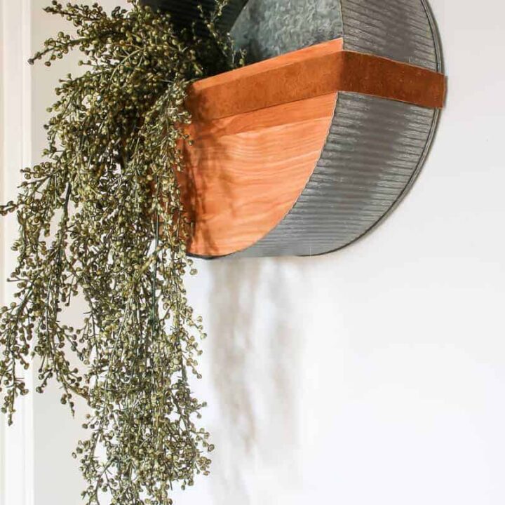 How To Make A DIY Round Wall Planter
