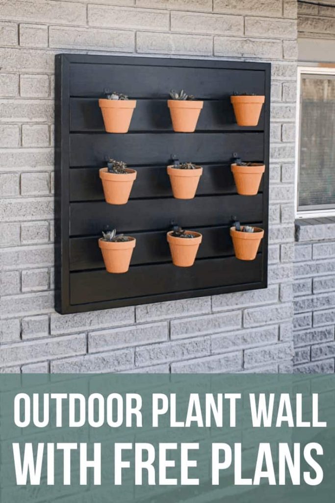 Free woodworking plans! How to make an outdoor hanging planter wall with easy woodworking plans.