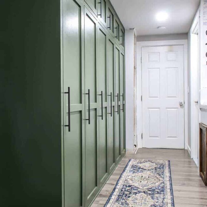 How To Build DIY Mudroom Lockers With Doors