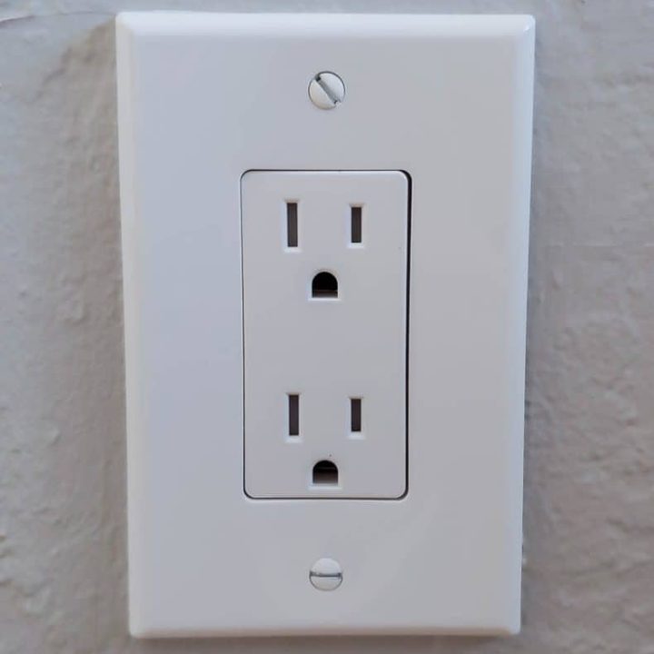 How To Change An Outlet or Light Switch