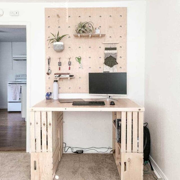 How To Build A Easy DIY Wood Crate Desk 