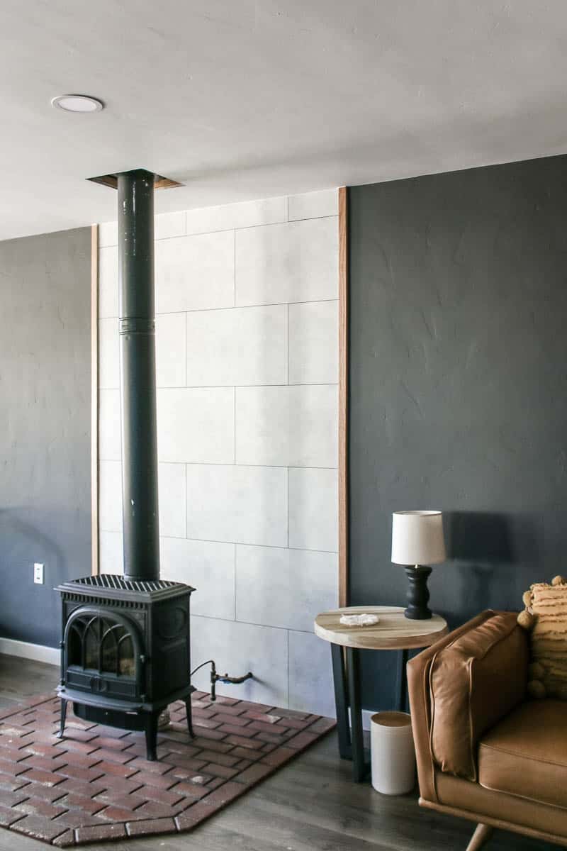 Tongue & Groove 15.7'' x 24.4'' Vinyl Wall Paneling in Light Gray