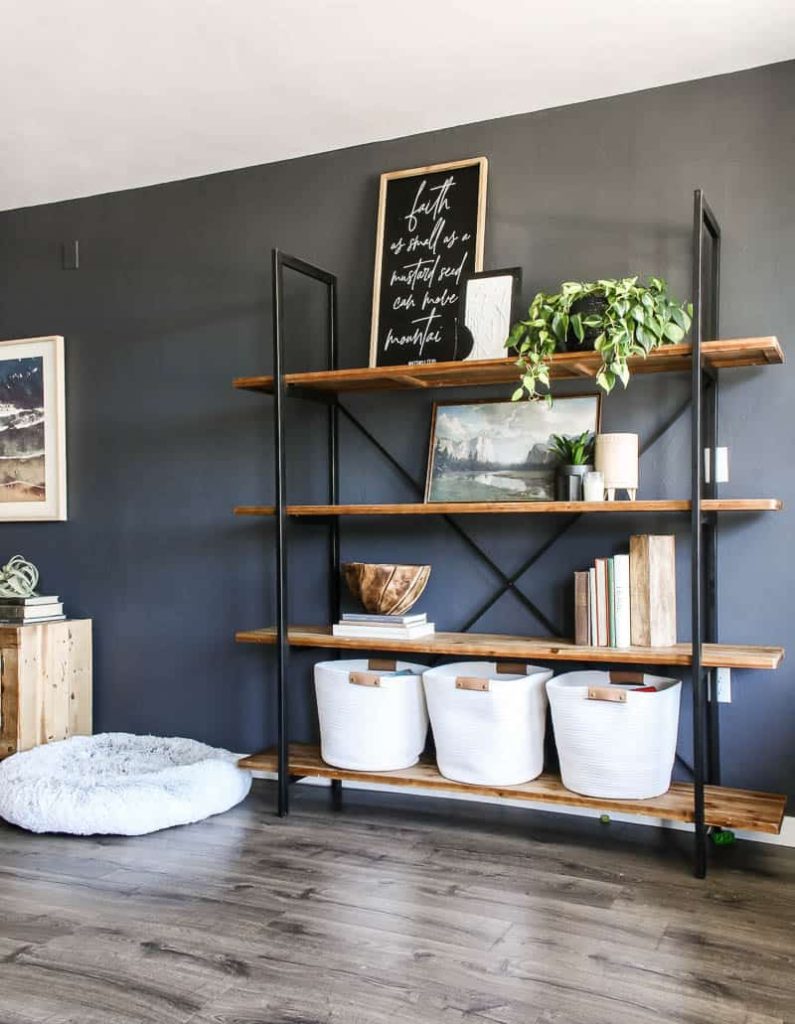 Check out these pro tips for decorating shelving in your living room! 