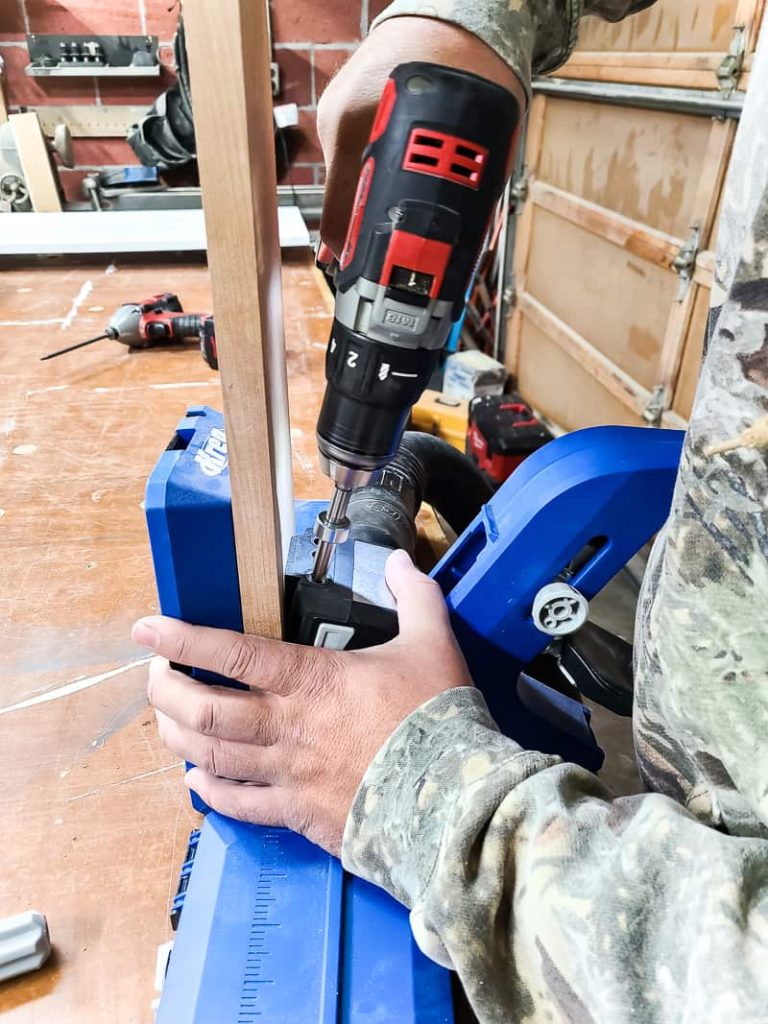 Drilling pocket holes to join wood using Kreg 720PRO pocket hole jig