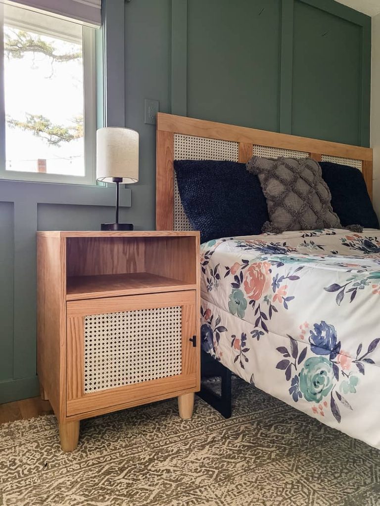 How to Make your Bedroom Side Table Beautiful