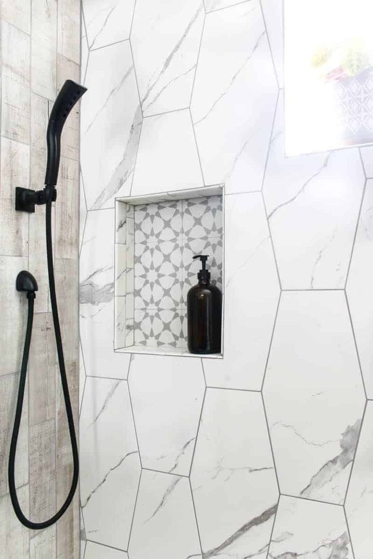 What Is The Ideal Shower Niche Height?