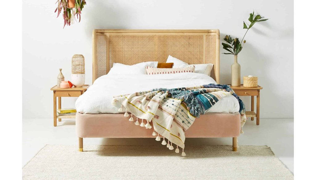 The boho style is all about texture! One of the most quintessential textures that you see repeated over and over in bedrooms with boho style is rattan. 