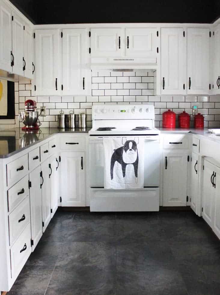 18 Gorgeous White Kitchens with Black Hardware - Making Manzanita