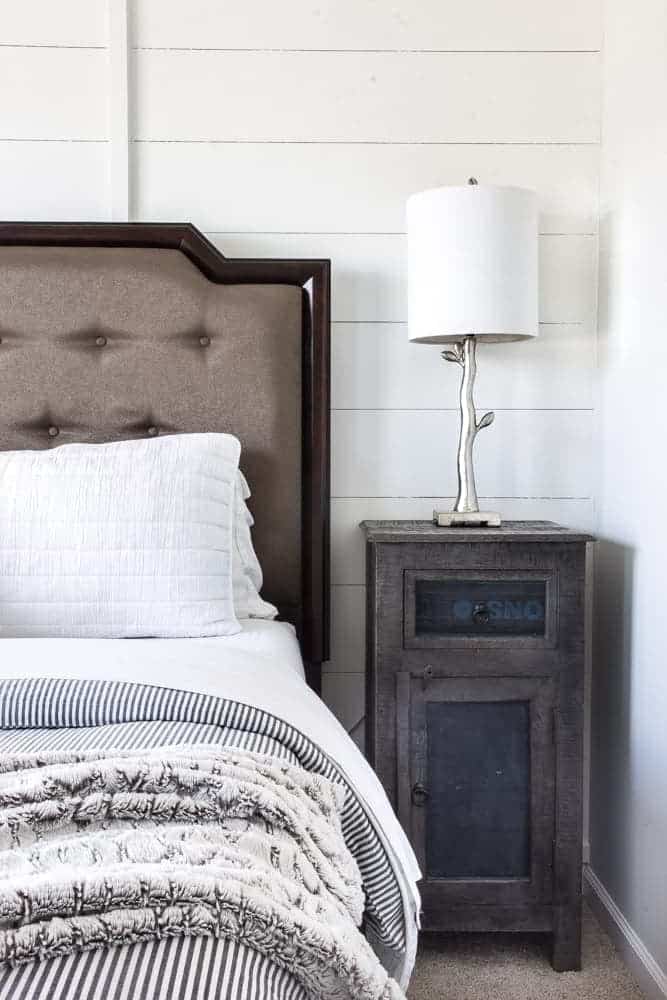 20 Narrow Bedside Tables for Small Bedrooms - Bless'er House