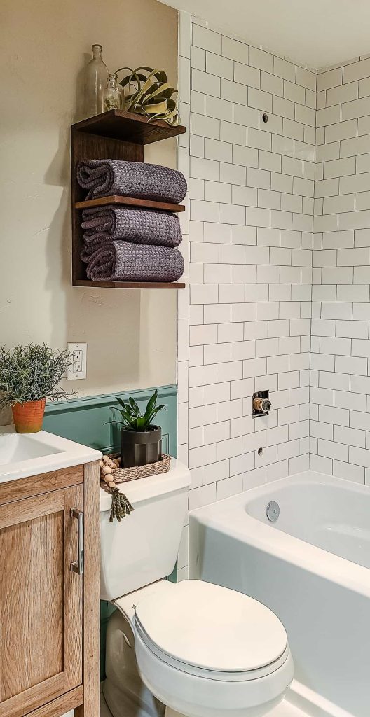 Escalera toallero  Bathroom towel storage, Bathroom makeover, Diy bathroom