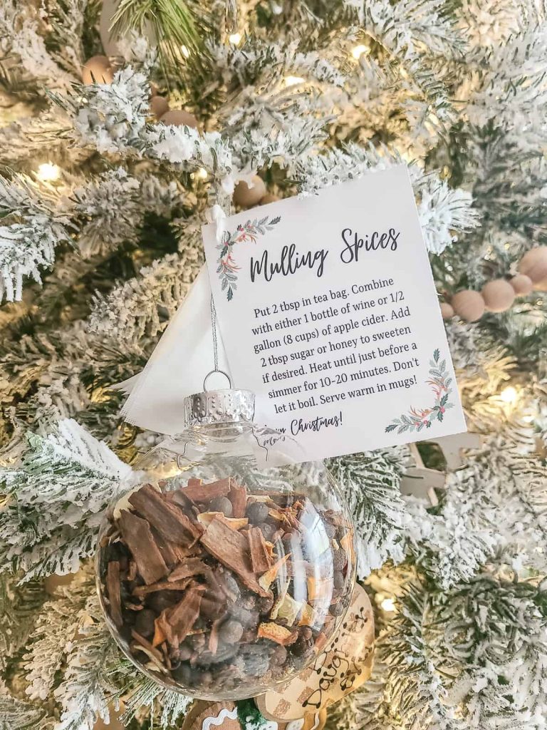 Complete your mulling spice ornament with this printable containing instructions that makes a complete gift