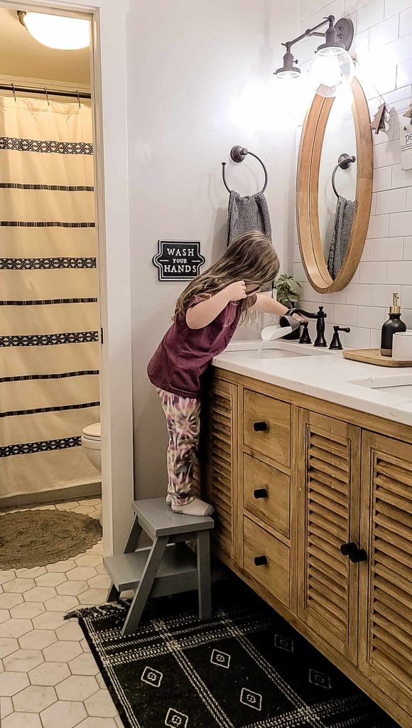 This child step stool is great for your toddler and is a cheap and easy DIY using kreg jigs to make pocket holes