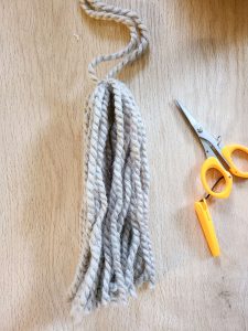 How To Make a Tassel out of Yarn - Making Manzanita