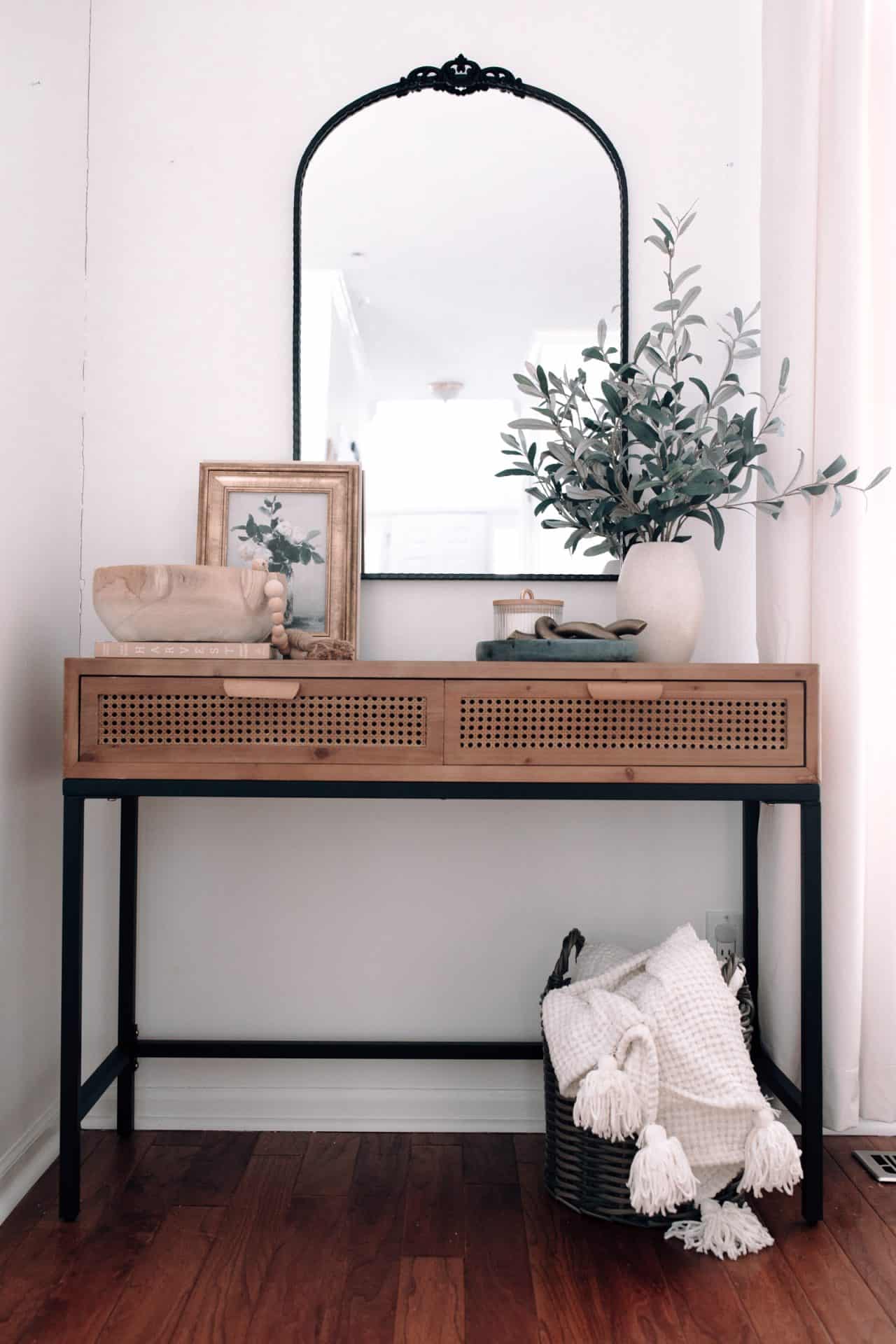 25 Console Table Decor Ideas For Your Entryway - Making Manzanita