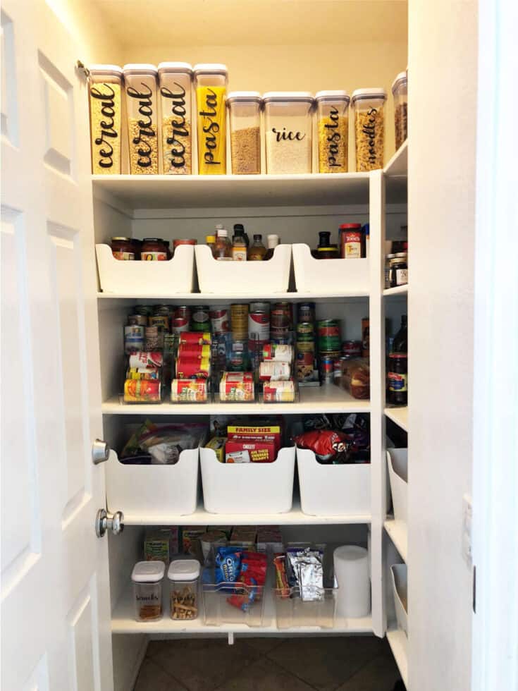 25+ Brilliant Storage Solutions for a Beautiful and Organized Pantry