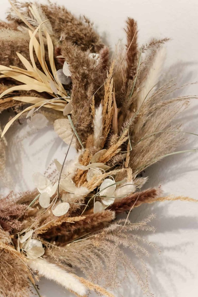 How To Make A DIY Mixed Pampas Grass Wreath