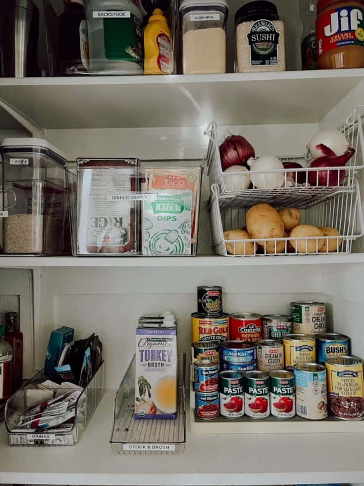 10 Genius Solutions for Organizing Food Storage Containers  Clever kitchen  storage, Food storage containers organization, Cabinets organization