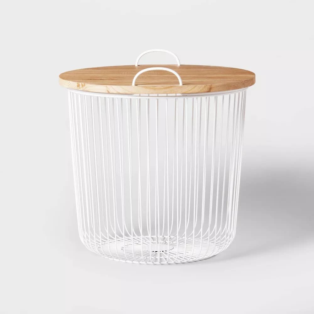 Large wire basket with lid