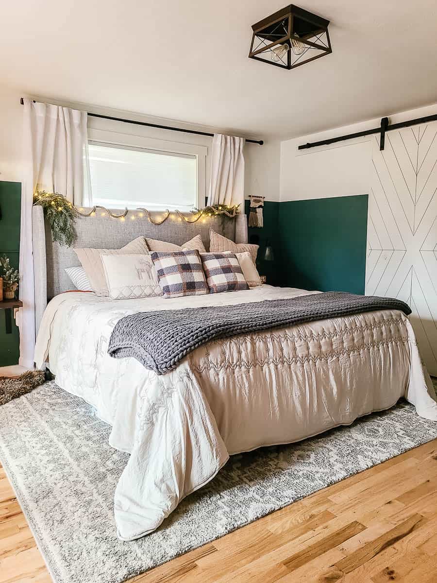 How To Decorate Your Bedroom for Christmas