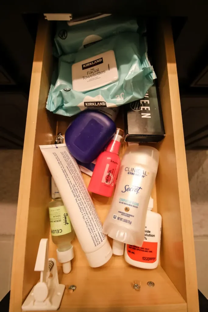 An image depicting unorganized drawers, showcasing a cluttered and chaotic arrangement, highlighting the need for organization and a tidy storage solution.
