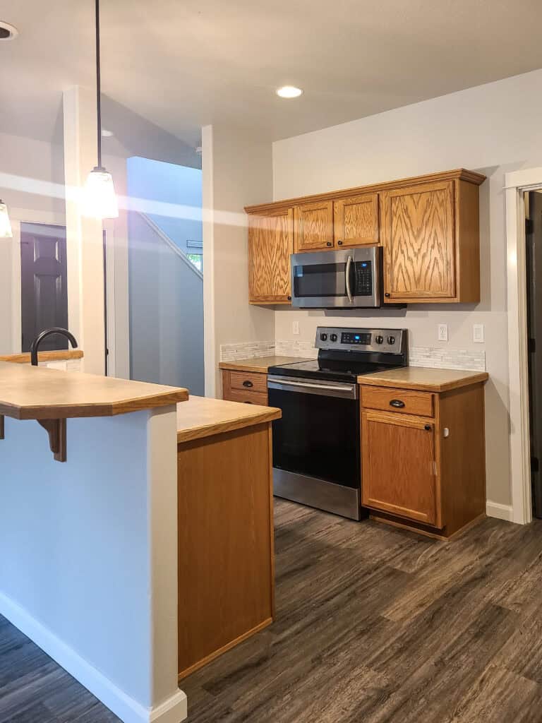 Another photo showcasing the use of Musselbound Adhesive Tile Mat in the kitchen, creating a sleek and efficient tile installation